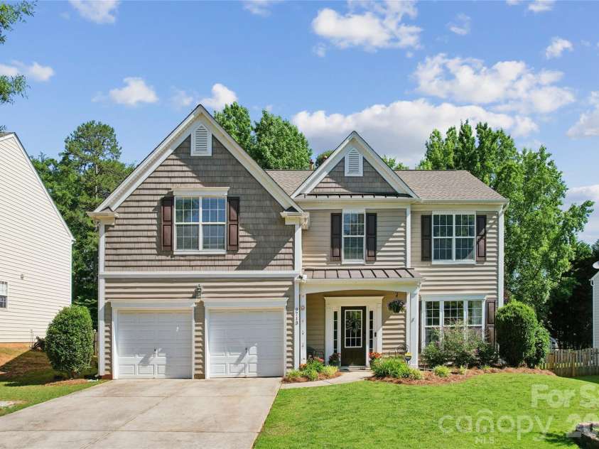 9713 Chanson Place, Matthews, NC 28105.  MLS# CAR4390320, YatesRealty ID 28901. 