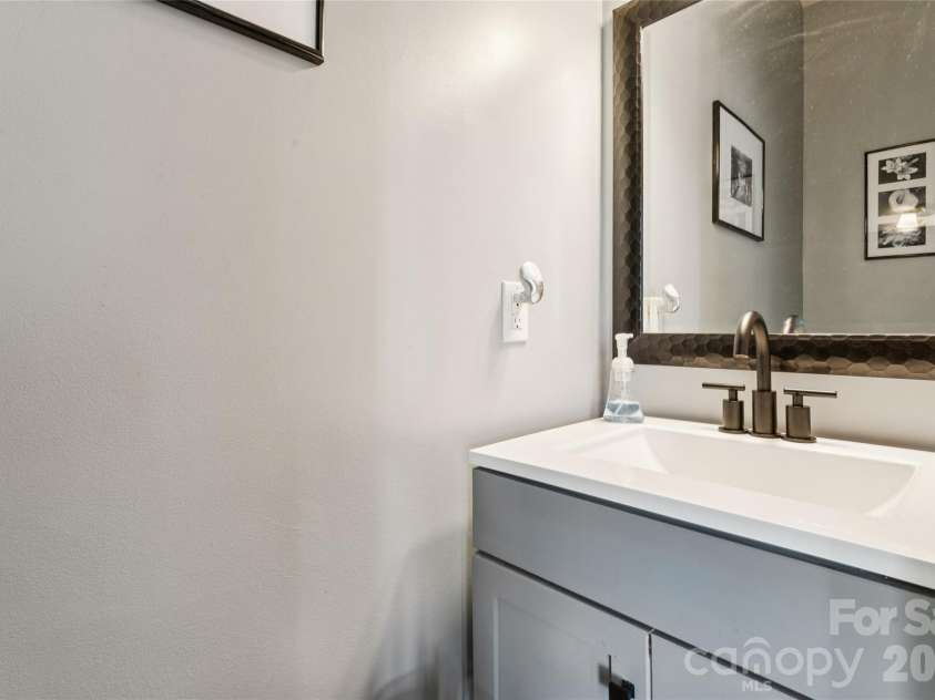 9713 Chanson Place, Matthews, NC 28105.  MLS# CAR4390320, YatesRealty ID 28901. 