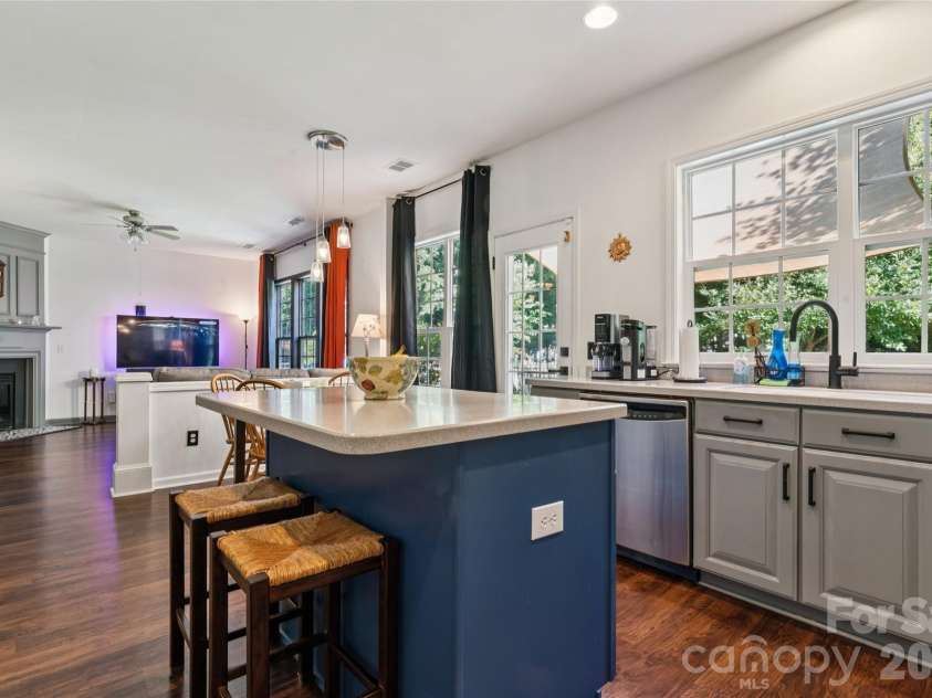 9713 Chanson Place, Matthews, NC 28105.  MLS# CAR4390320, YatesRealty ID 28901. 