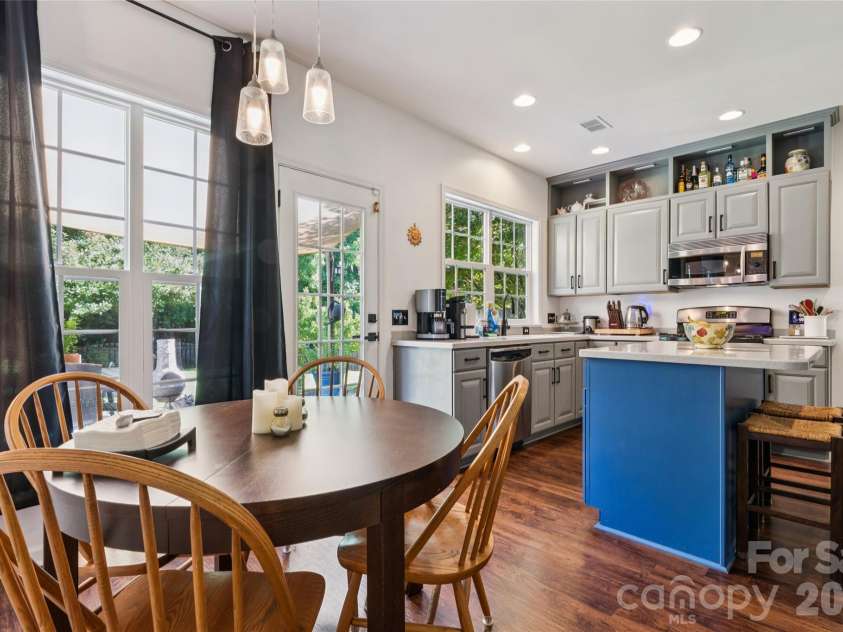 9713 Chanson Place, Matthews, NC 28105.  MLS# CAR4390320, YatesRealty ID 28901. 
