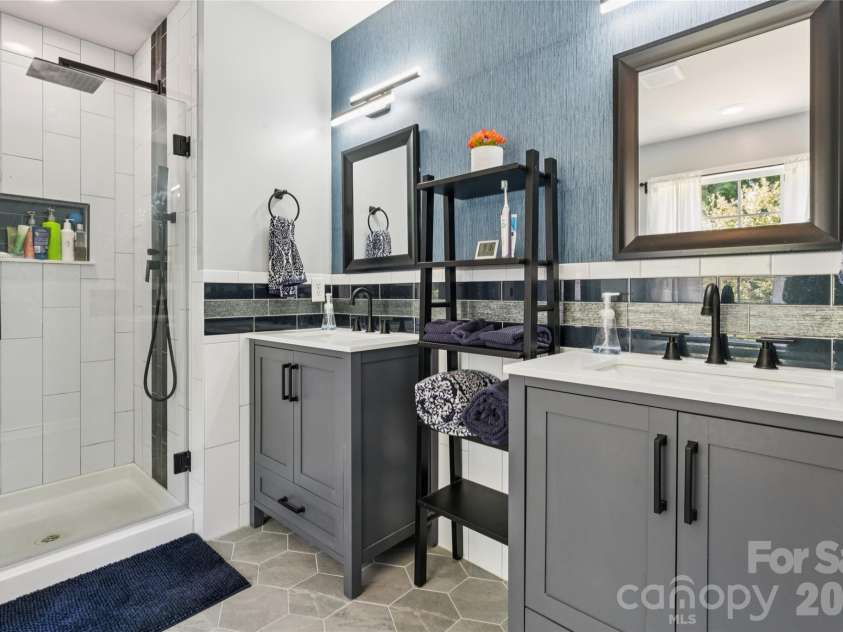 9713 Chanson Place, Matthews, NC 28105.  MLS# CAR4390320, YatesRealty ID 28901. 