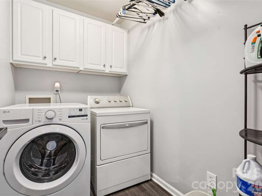 9713 Chanson Place, Matthews, NC 28105.  MLS# CAR4390320, YatesRealty ID 28901. 