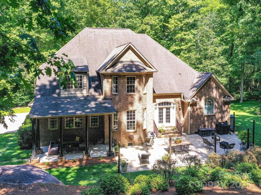 5955 Mountain Point Lane, Charlotte, NC 28216.  MLS# CAR4273155, YatesRealty ID 28902. 