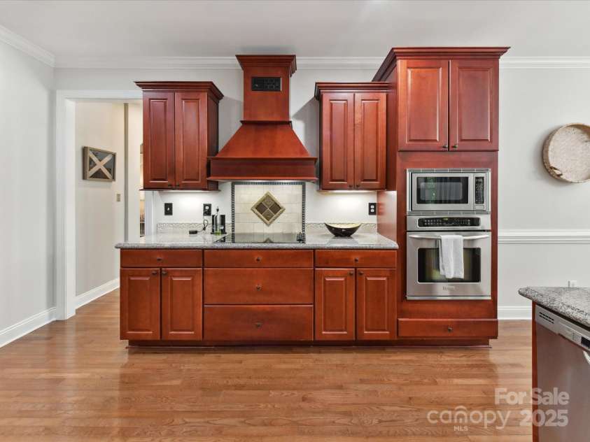 5955 Mountain Point Lane, Charlotte, NC 28216.  MLS# CAR4273155, YatesRealty ID 28902. 