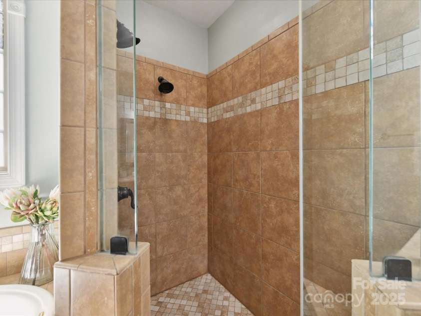 5955 Mountain Point Lane, Charlotte, NC 28216.  MLS# CAR4273155, YatesRealty ID 28902. 