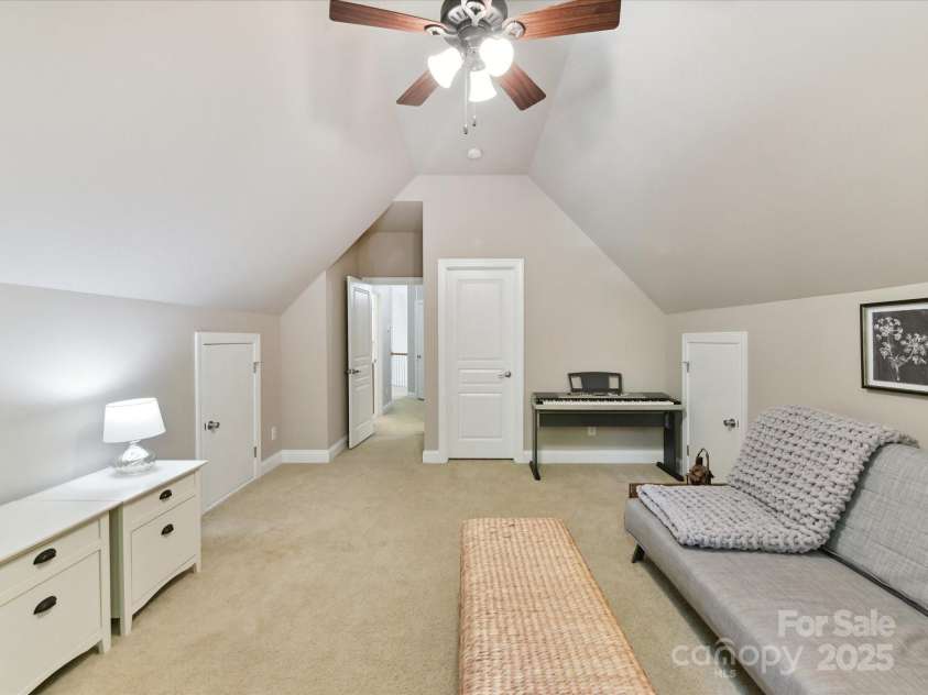 5955 Mountain Point Lane, Charlotte, NC 28216.  MLS# CAR4273155, YatesRealty ID 28902. 