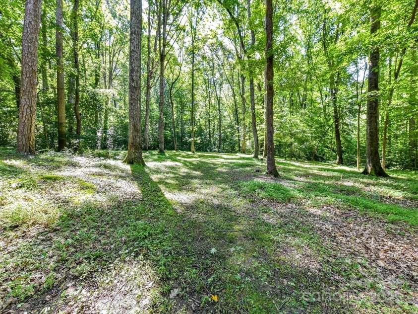 5955 Mountain Point Lane, Charlotte, NC 28216.  MLS# CAR4273155, YatesRealty ID 28902. 