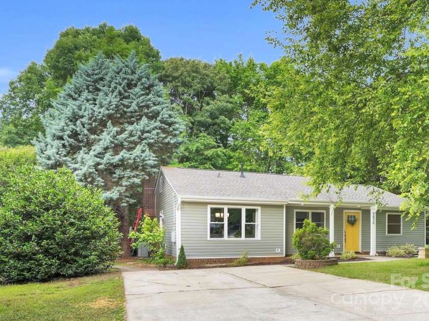 9826 Meringue Place, Charlotte, NC 28270.  MLS# CAR4260657, YatesRealty ID 28904. 