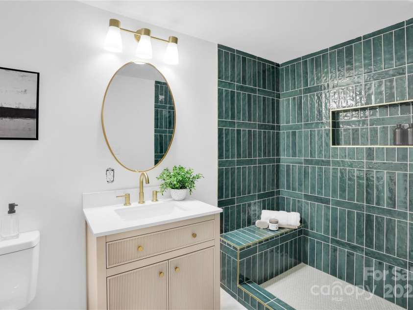 9826 Meringue Place, Charlotte, NC 28270.  MLS# CAR4260657, YatesRealty ID 28904. Primary bathroom