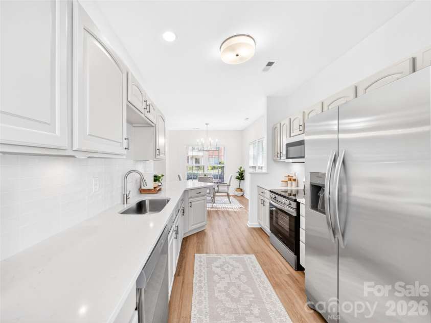 12358 Jessica Place, Charlotte, NC 28269.  MLS# CAR4387702, YatesRealty ID 28905. Kitchen