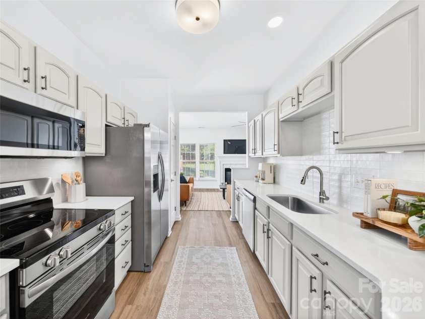 12358 Jessica Place, Charlotte, NC 28269.  MLS# CAR4387702, YatesRealty ID 28905. Kitchen