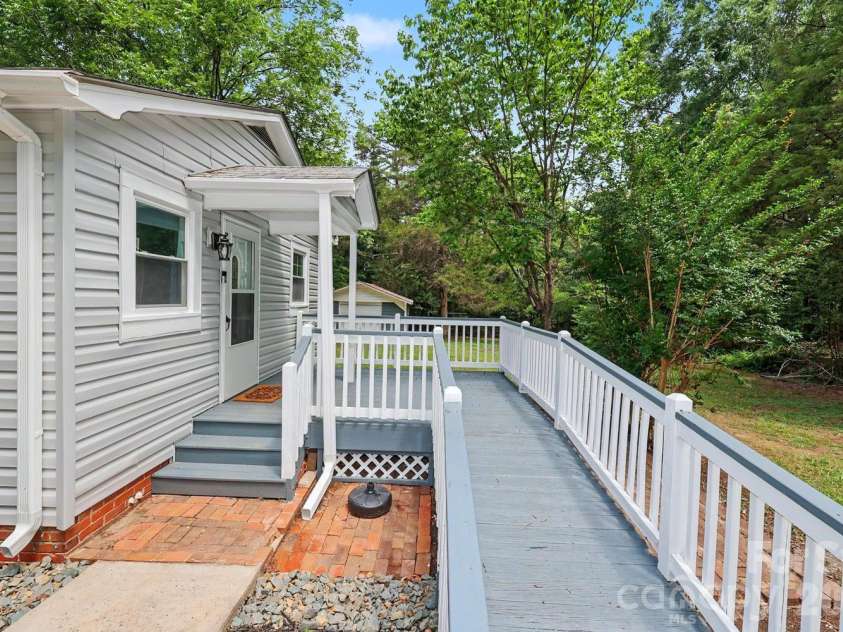 2101 Steele Street, Monroe, NC 28110.  MLS# CAR4386741, YatesRealty ID 28906. 