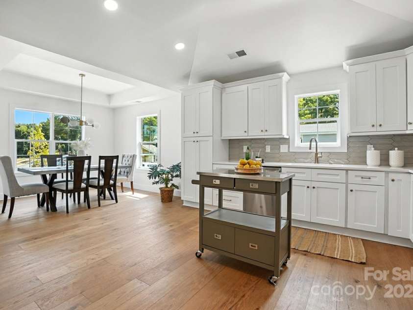 2425/2429 Ellen Avenue, Charlotte, NC 28208.  MLS# CAR4285437, YatesRealty ID 28906. 