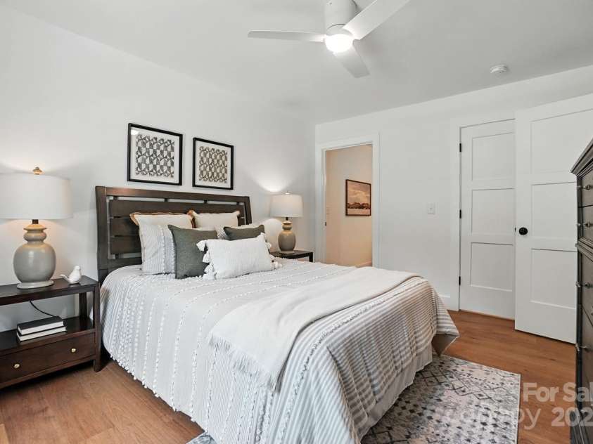 2425/2429 Ellen Avenue, Charlotte, NC 28208.  MLS# CAR4285437, YatesRealty ID 28906. 