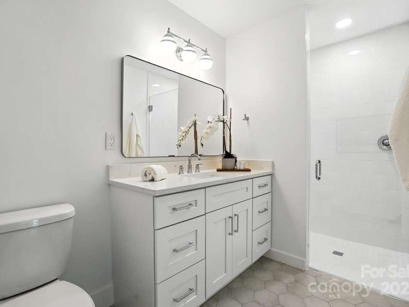 2425/2429 Ellen Avenue, Charlotte, NC 28208.  MLS# CAR4285437, YatesRealty ID 28906. 