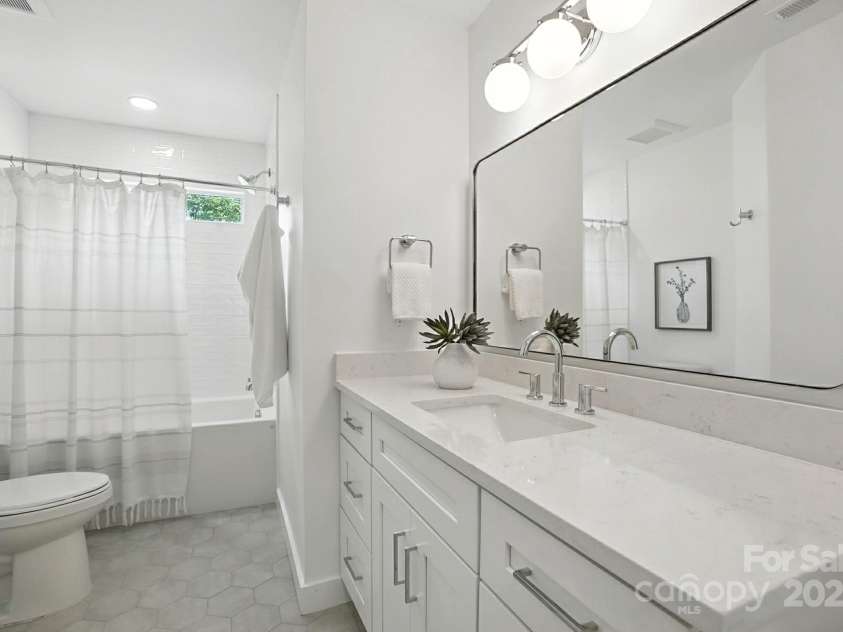 2425/2429 Ellen Avenue, Charlotte, NC 28208.  MLS# CAR4285437, YatesRealty ID 28906. 