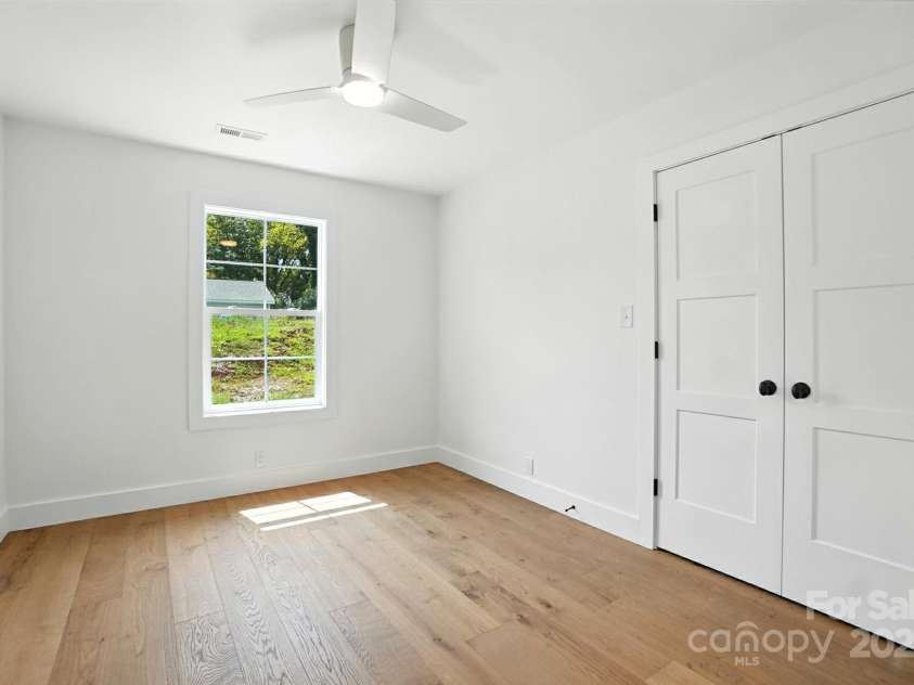 2425/2429 Ellen Avenue, Charlotte, NC 28208.  MLS# CAR4285437, YatesRealty ID 28906. 