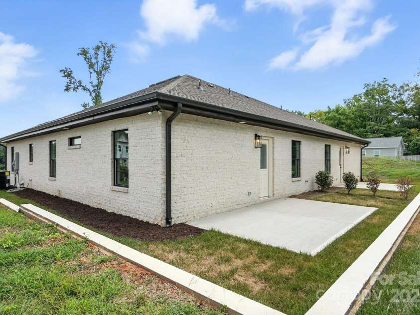 2425/2429 Ellen Avenue, Charlotte, NC 28208.  MLS# CAR4285437, YatesRealty ID 28906. 