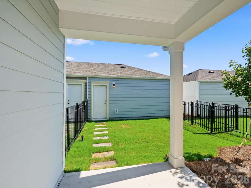10026 Mamillion Drive, Huntersville, NC 28078.  MLS# CAR4379727, YatesRealty ID 28907. 
