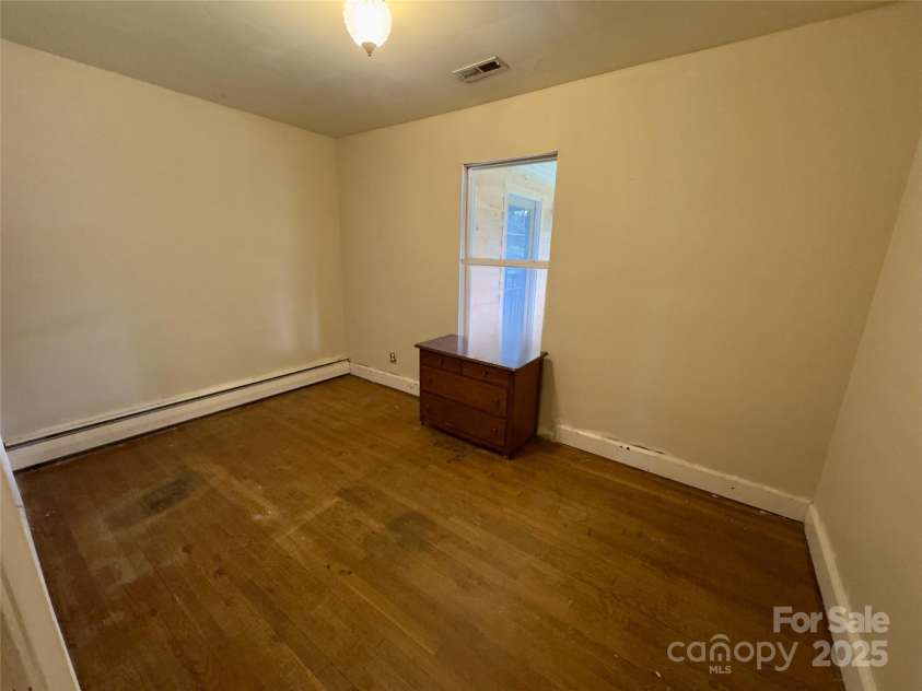 169 Montview Circle, Brevard, NC 28712.  MLS# CAR4276935, YatesRealty ID 28907. 