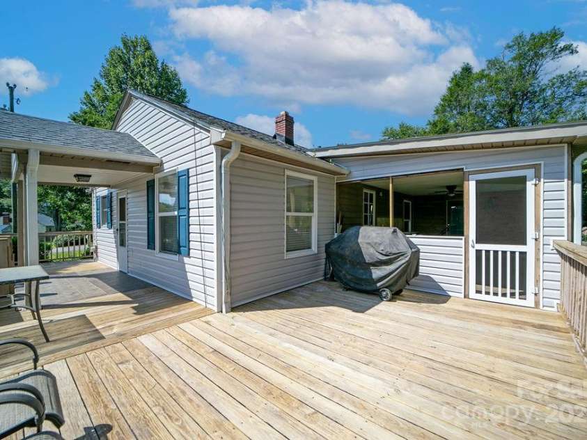 169 Montview Circle, Brevard, NC 28712.  MLS# CAR4276935, YatesRealty ID 28907. Rear Grilling Deck and enclosed deck