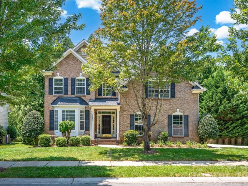 10104 Treetop Lane, Cornelius, NC 28031.  MLS# CAR4391181, YatesRealty ID 28908. 