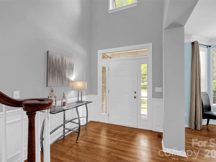 10104 Treetop Lane, Cornelius, NC 28031.  MLS# CAR4391181, YatesRealty ID 28908. 