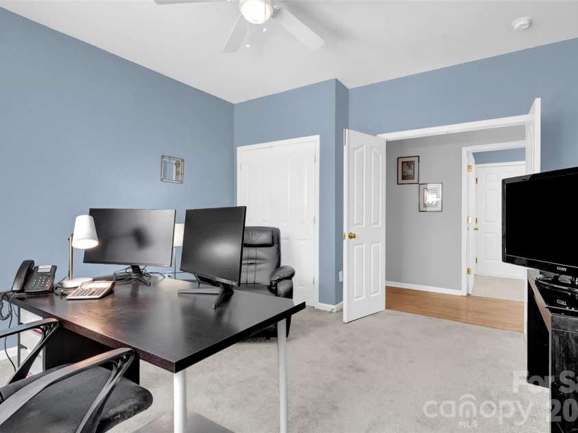 10104 Treetop Lane, Cornelius, NC 28031.  MLS# CAR4391181, YatesRealty ID 28908. 