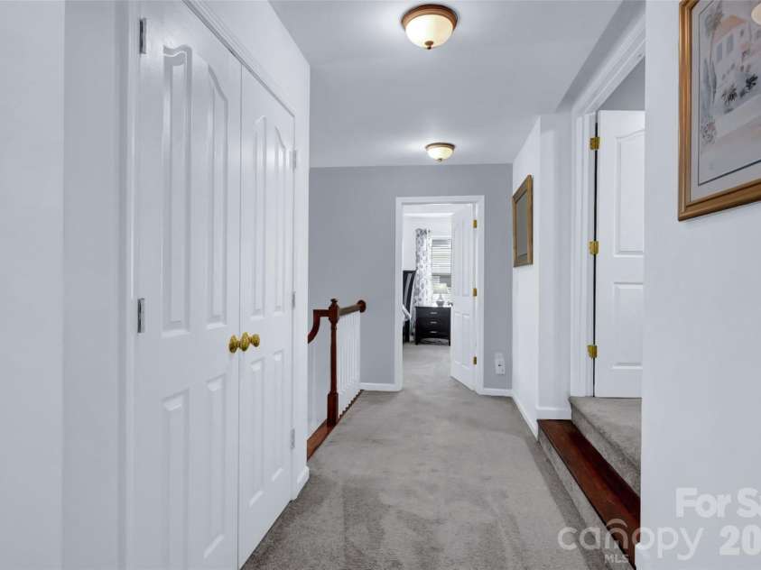 10104 Treetop Lane, Cornelius, NC 28031.  MLS# CAR4391181, YatesRealty ID 28908. 