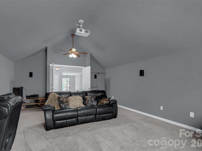 10104 Treetop Lane, Cornelius, NC 28031.  MLS# CAR4391181, YatesRealty ID 28908. 