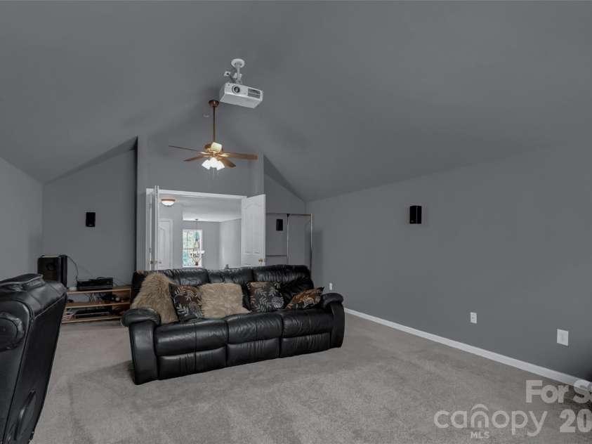 10104 Treetop Lane, Cornelius, NC 28031.  MLS# CAR4391181, YatesRealty ID 28908. 