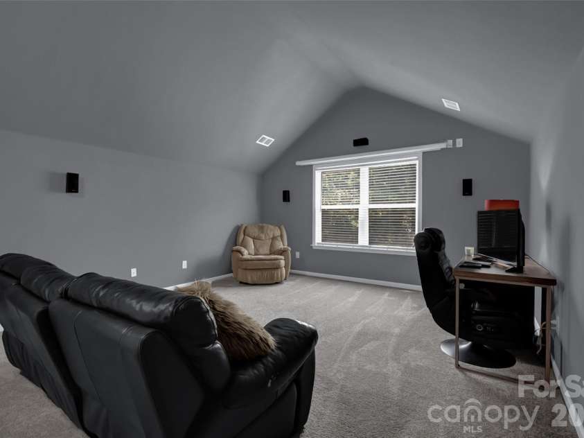 10104 Treetop Lane, Cornelius, NC 28031.  MLS# CAR4391181, YatesRealty ID 28908. 