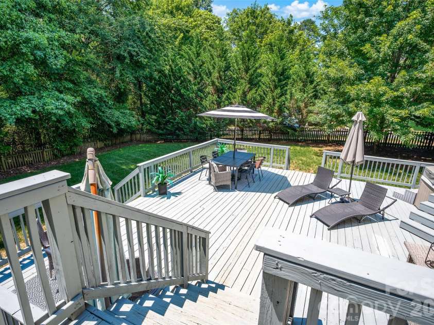 10104 Treetop Lane, Cornelius, NC 28031.  MLS# CAR4391181, YatesRealty ID 28908. 
