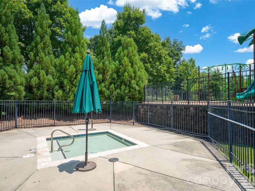 10104 Treetop Lane, Cornelius, NC 28031.  MLS# CAR4391181, YatesRealty ID 28908. 