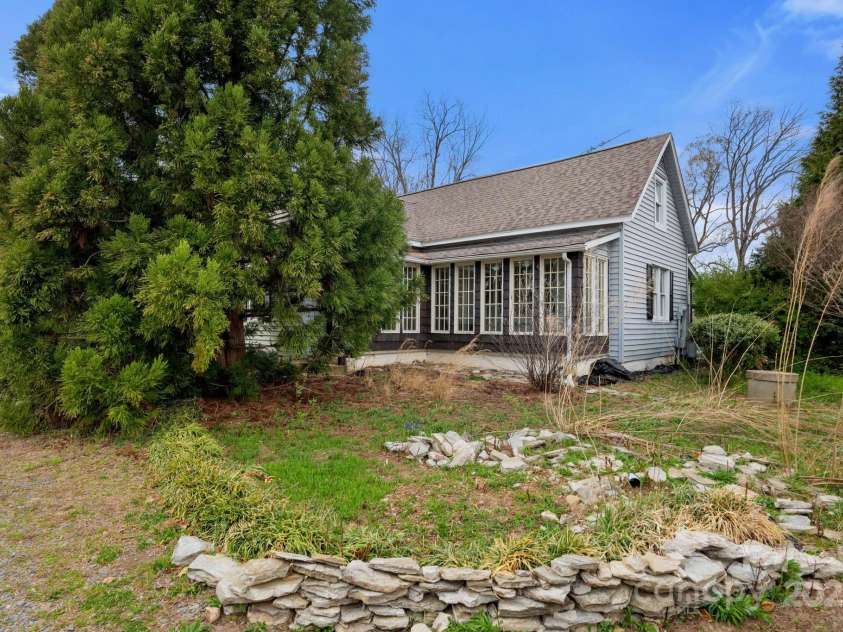 3809 Union Hill Road, East Bend, NC 27018.  MLS# CAR4276532, YatesRealty ID 28908. 