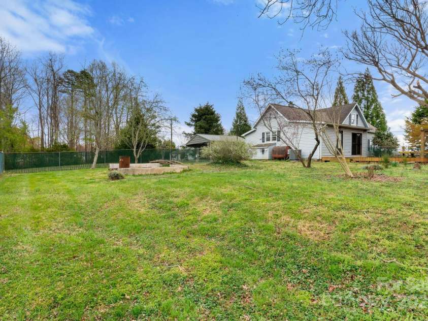 3809 Union Hill Road, East Bend, NC 27018.  MLS# CAR4276532, YatesRealty ID 28908. 