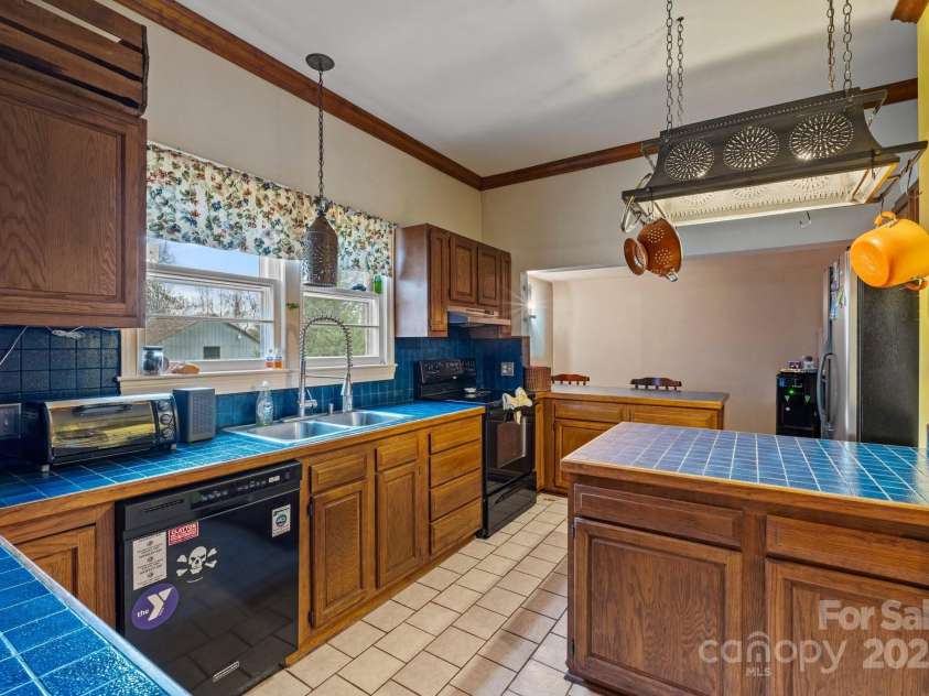 3809 Union Hill Road, East Bend, NC 27018.  MLS# CAR4276532, YatesRealty ID 28908. Kitchen