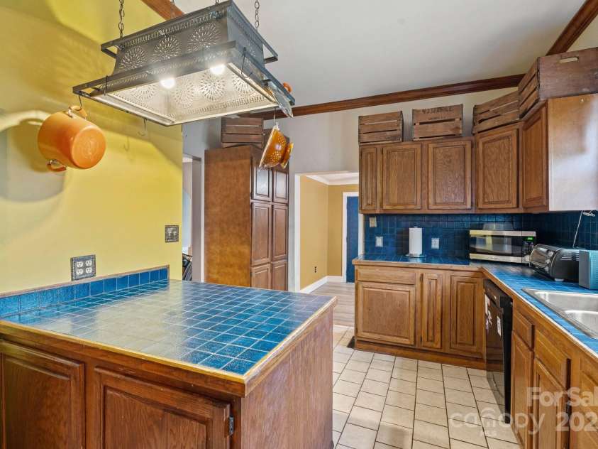 3809 Union Hill Road, East Bend, NC 27018.  MLS# CAR4276532, YatesRealty ID 28908. Kitchen