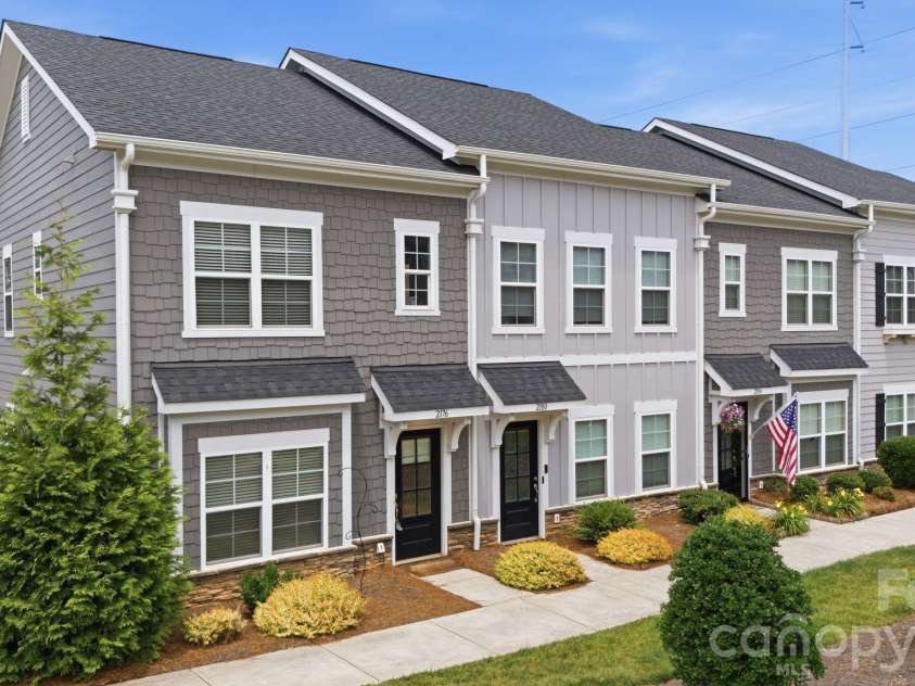 2176 Moss Meadow Lane, Denver, NC 28037.  MLS# CAR4387081, YatesRealty ID 28909. End unit with abundant light