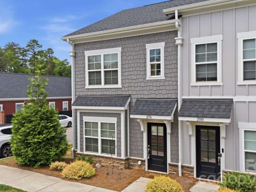 2176 Moss Meadow Lane, Denver, NC 28037.  MLS# CAR4387081, YatesRealty ID 28909. Well manicured grounds