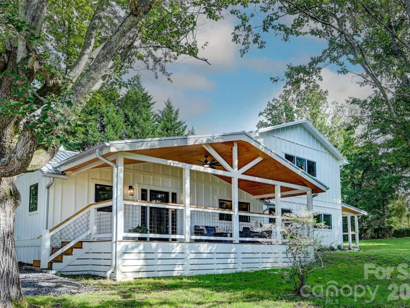 142 Gillespie Circle, Brevard, NC 28712.  MLS# CAR4273083, YatesRealty ID 2891. 142 Gillespie Circle