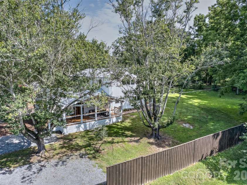 142 Gillespie Circle, Brevard, NC 28712.  MLS# CAR4273083, YatesRealty ID 2891. 