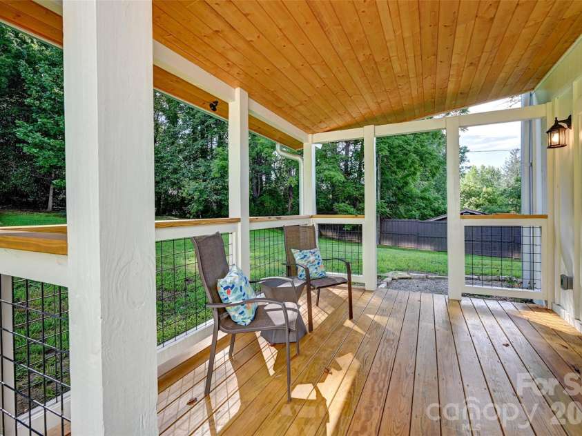 142 Gillespie Circle, Brevard, NC 28712.  MLS# CAR4273083, YatesRealty ID 2891. 