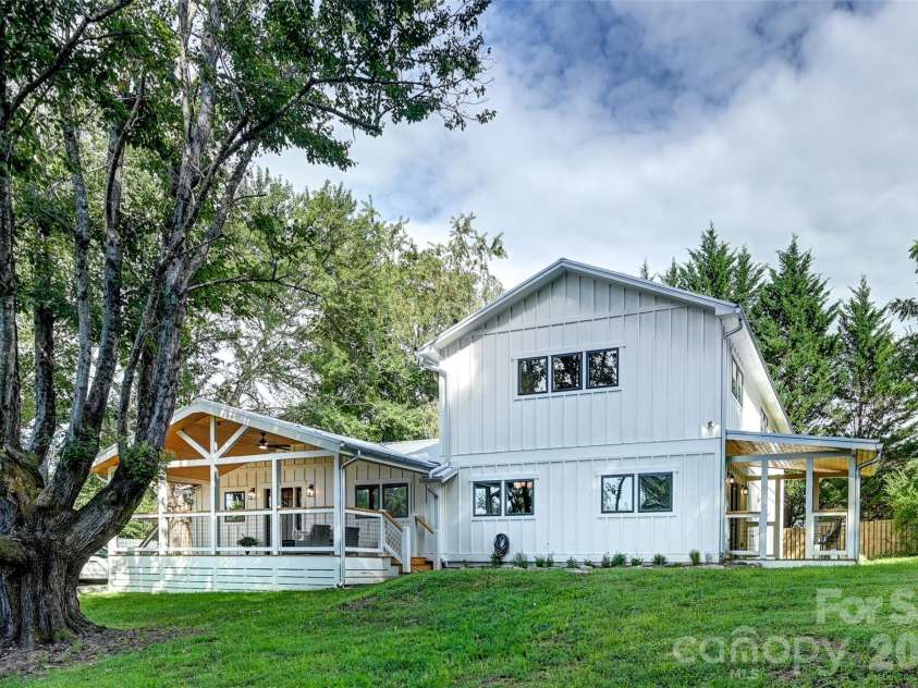 142 Gillespie Circle, Brevard, NC 28712.  MLS# CAR4273083, YatesRealty ID 2891. 