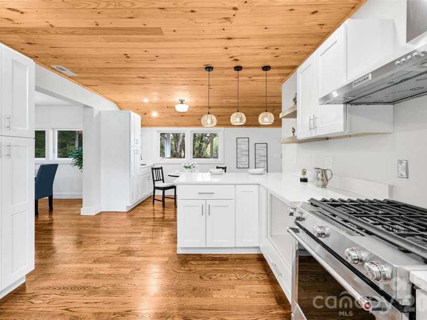 142 Gillespie Circle, Brevard, NC 28712.  MLS# CAR4273083, YatesRealty ID 2891. Cozy and Spacious