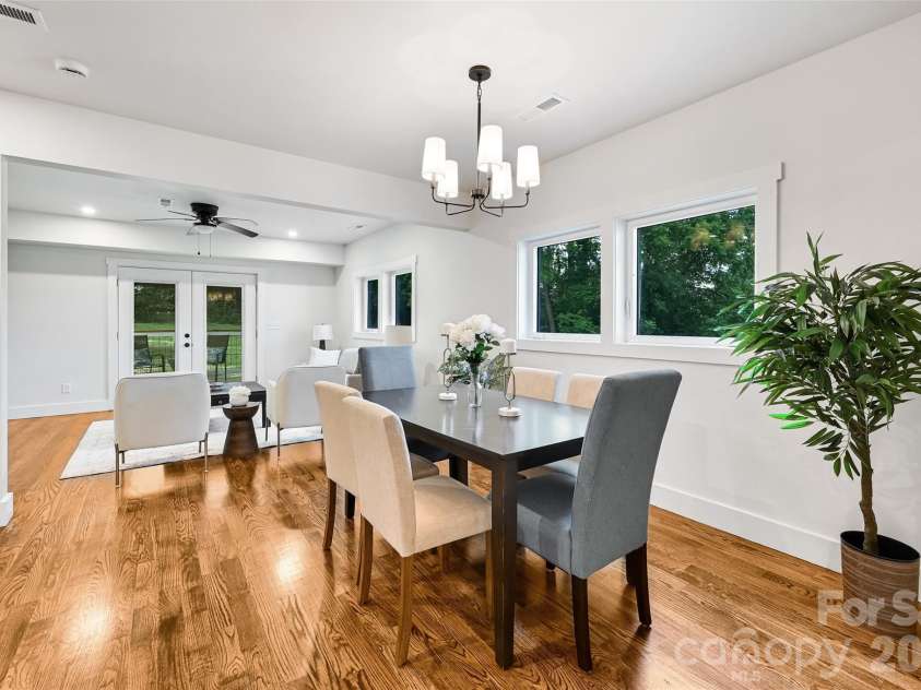 142 Gillespie Circle, Brevard, NC 28712.  MLS# CAR4273083, YatesRealty ID 2891. Main Level Dining Area