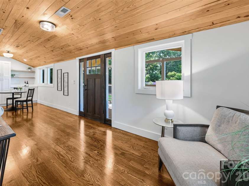 142 Gillespie Circle, Brevard, NC 28712.  MLS# CAR4273083, YatesRealty ID 2891. Main Level entry