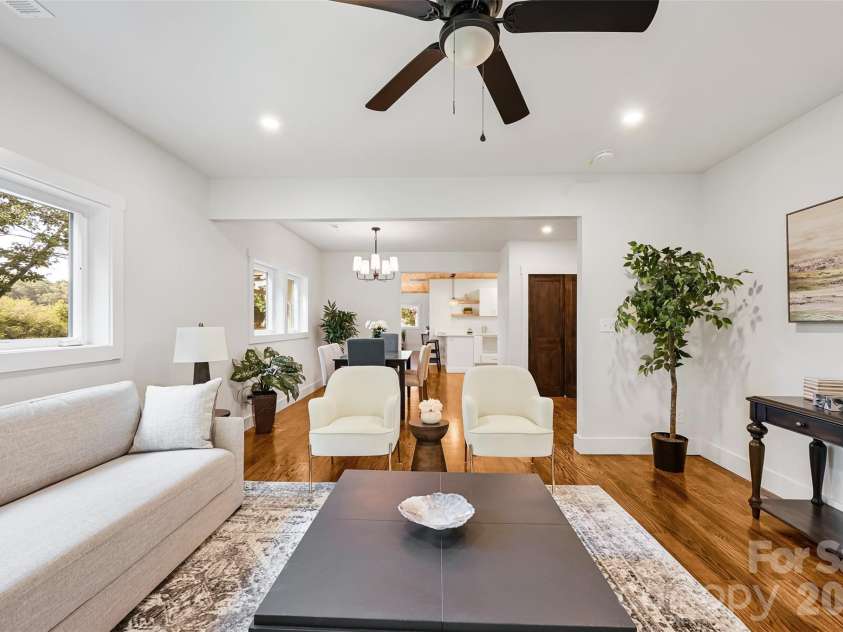 142 Gillespie Circle, Brevard, NC 28712.  MLS# CAR4273083, YatesRealty ID 2891. Main Level Living Area