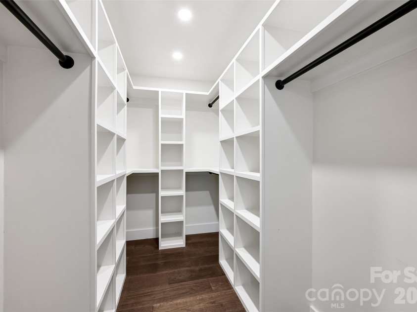 142 Gillespie Circle, Brevard, NC 28712.  MLS# CAR4273083, YatesRealty ID 2891. Spacious Primary Closet