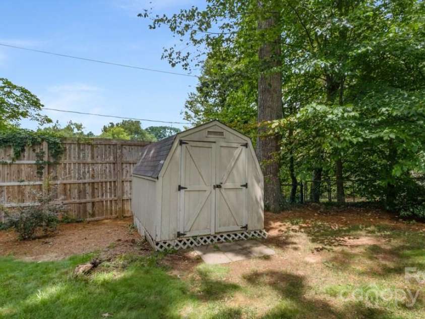 12 Westridge Court, Greensboro, NC 27410.  MLS# CAR4284316, YatesRealty ID 28910. 